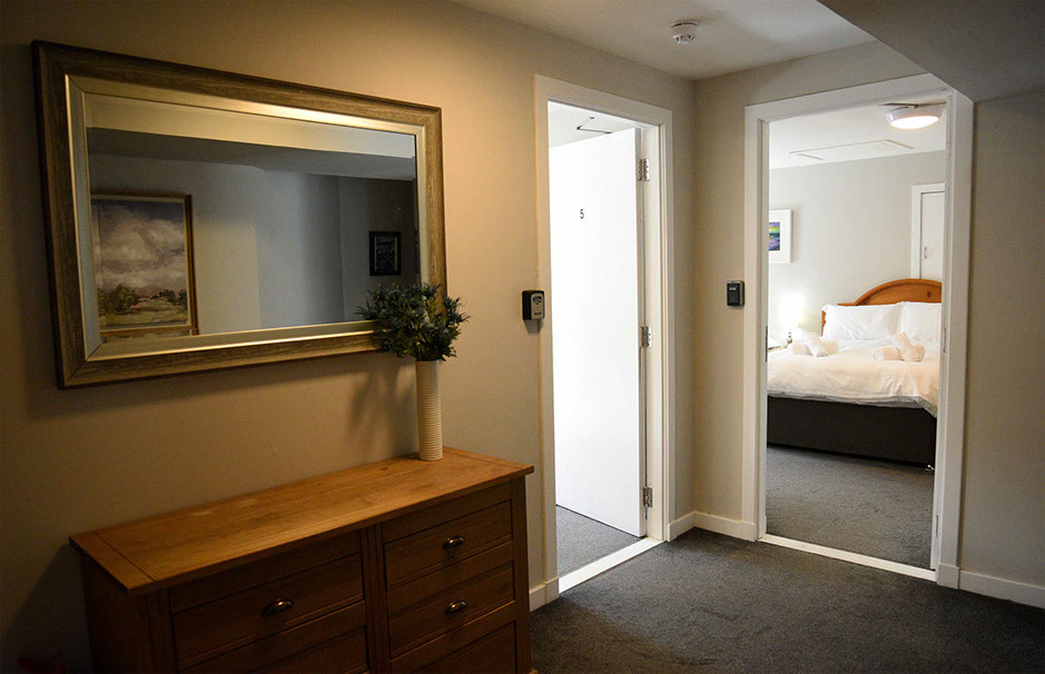 Family room accommodation in Portree with en suite bathrooms at Rooms on the High Street