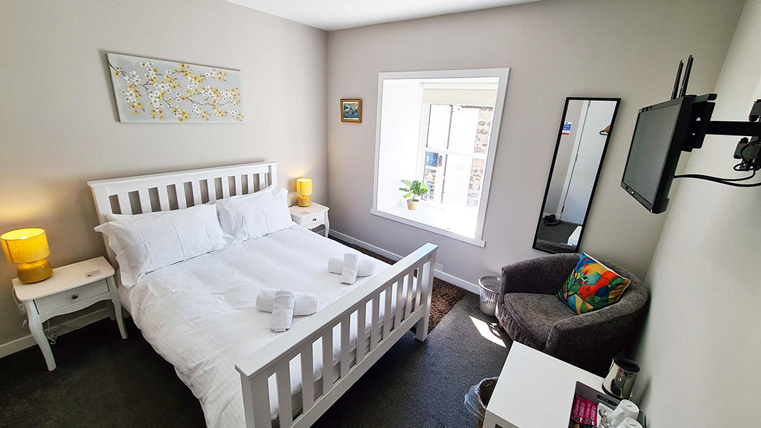 Spacious Double Room accommodation at Rooms on the High Street in Portree