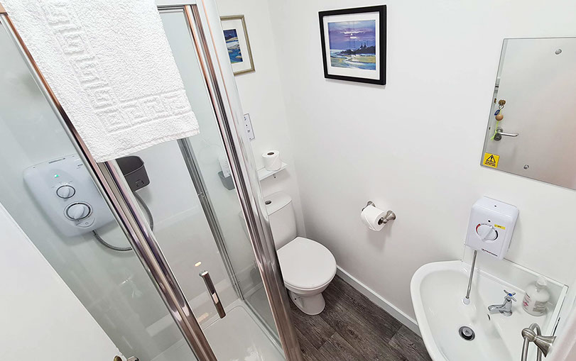 Rooms in the High Street in Portree offer spacious private bathrooms