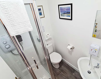 Rooms in the High Street in Portree offer spacious private bathrooms